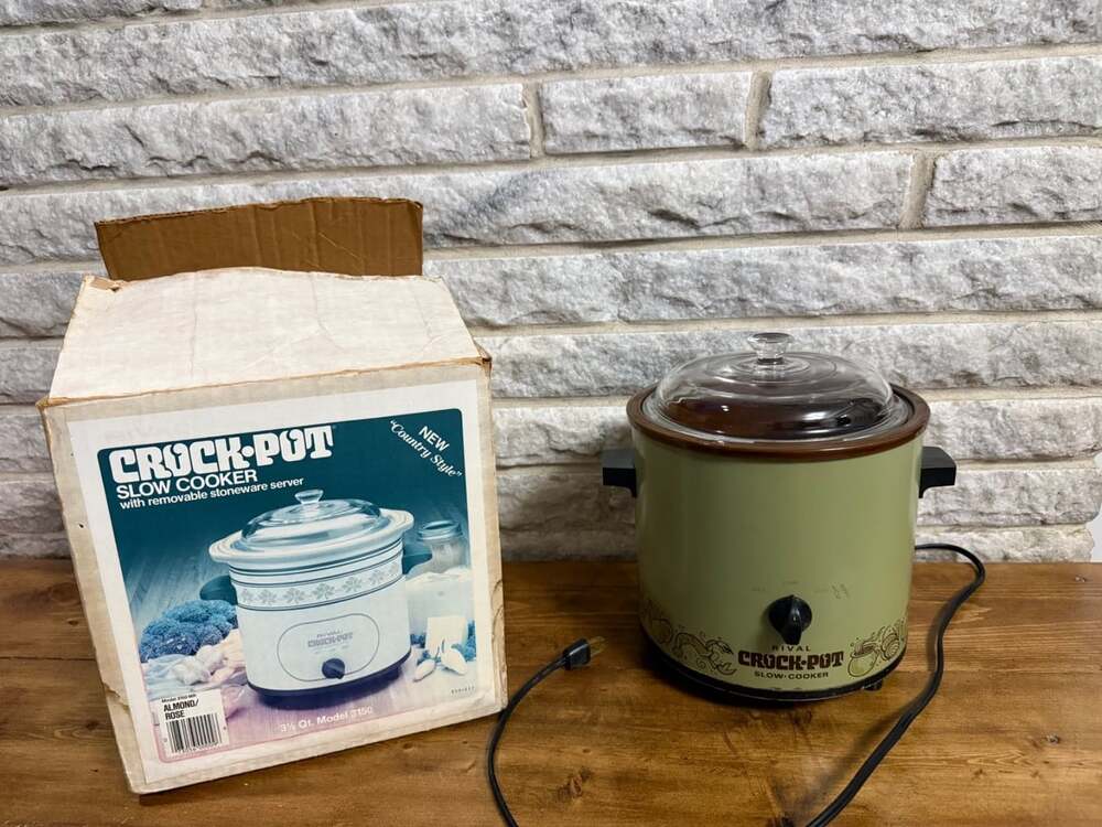 Vtg Rival Crock Pot Slow Cooker Stoneware 3100 3.5 Qt. USA Retro Green with box